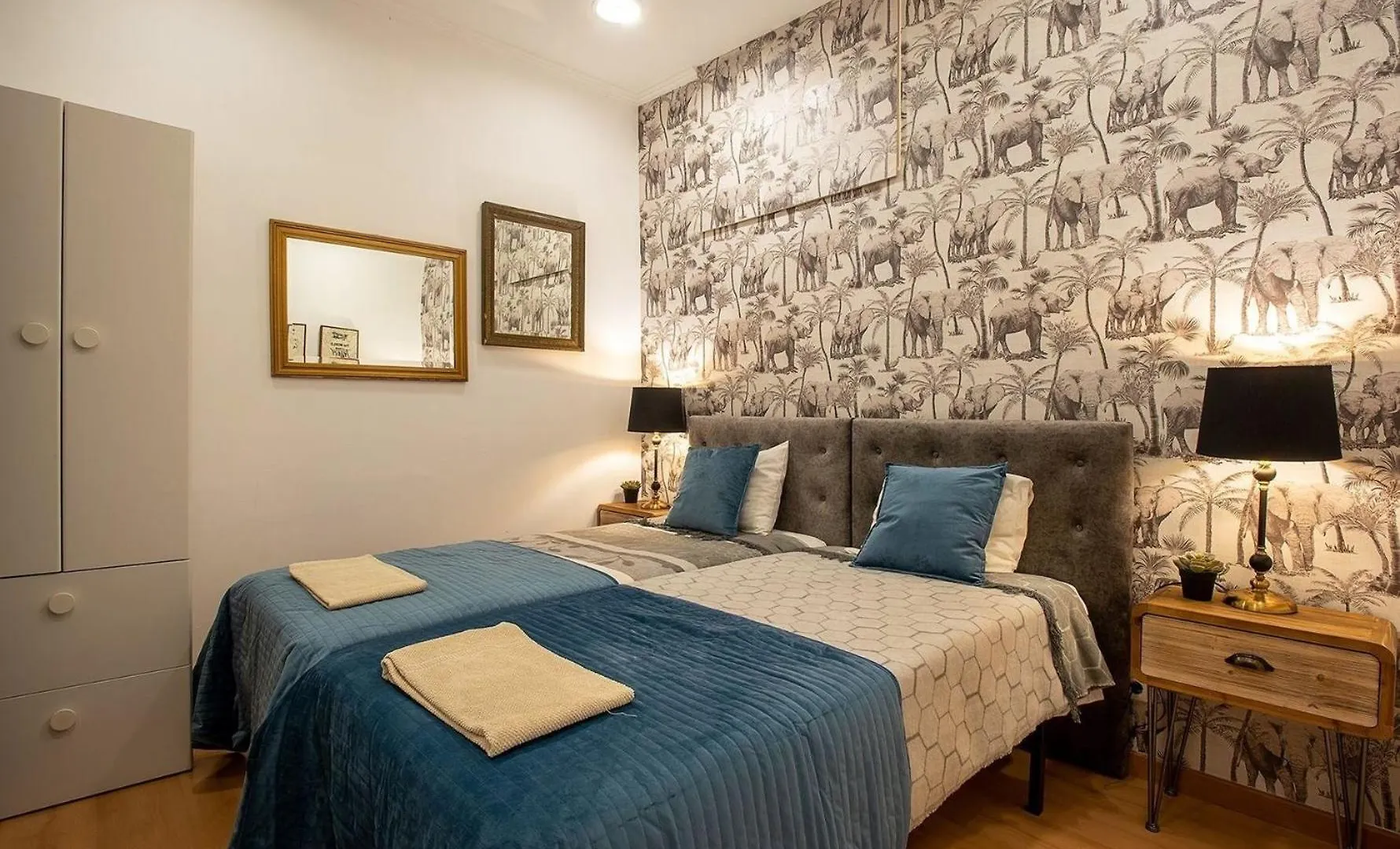 Studio Fuer 9 Personen Und 1 Kind In Lissabon, Regio De Lisboa Costa De Lisboa - B58349 0*, Lisbon