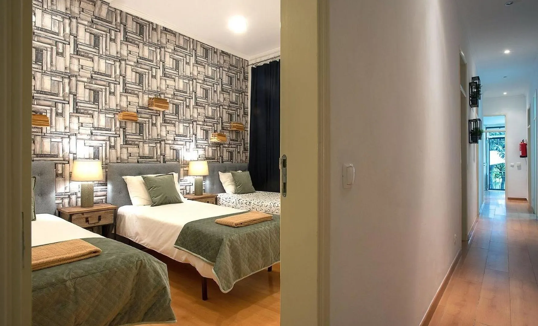 Studio Fuer 9 Personen Und 1 Kind In Lissabon, Regio De Lisboa Costa De Lisboa - B58349 Apartment Lisbon