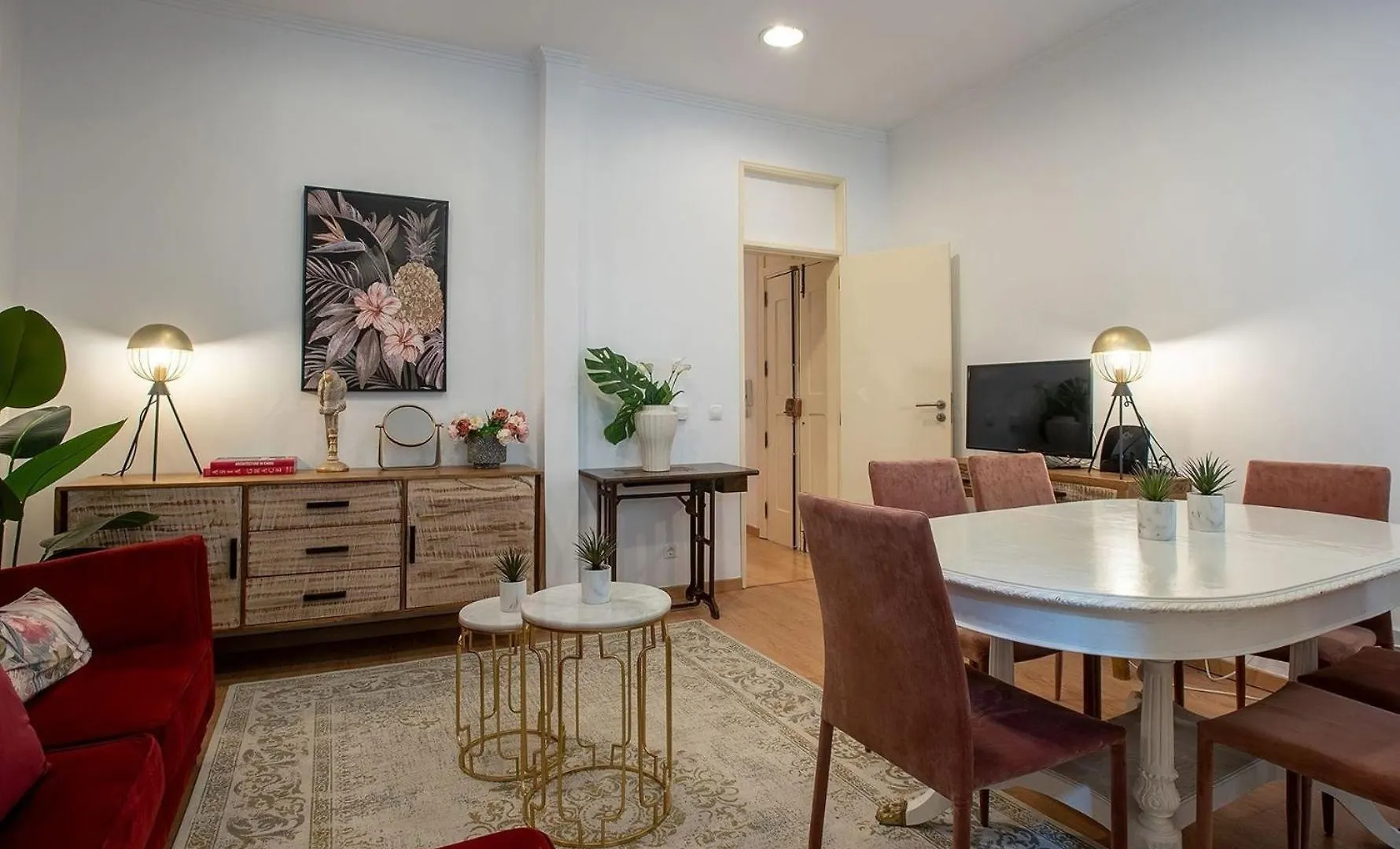 Studio Fuer 9 Personen Und 1 Kind In Lissabon, Regio De Lisboa Costa De Lisboa - B58349 0*, Lisbon